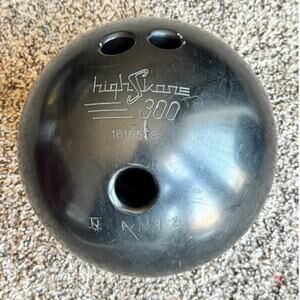 Brunswick High Score 300 Bowling Ball with Brunswick Bag weigh 15 lbs